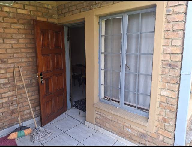 2 BEDROOM APARTMENT FOR SALE IN WINDMILL PARK
